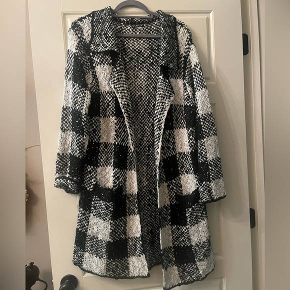 VENUS Monochrome Plaid Teddy Jacket - Picture 1 of 8